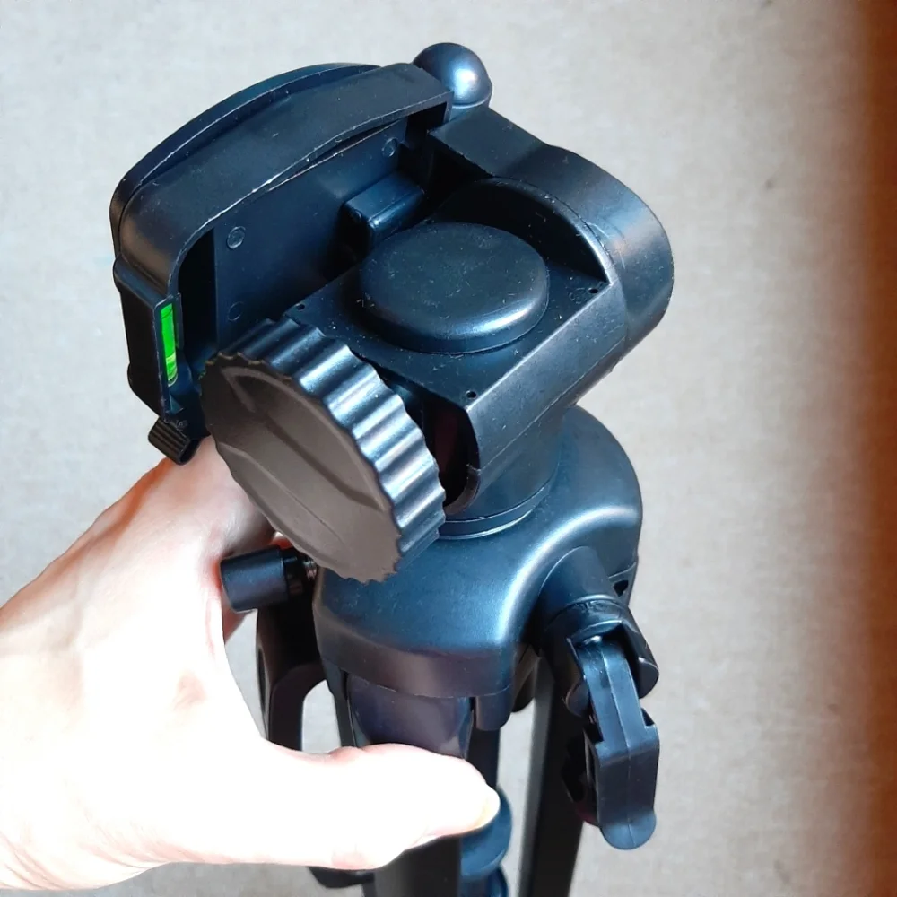 New Camera Tripod with tilt head, Black, up to 55